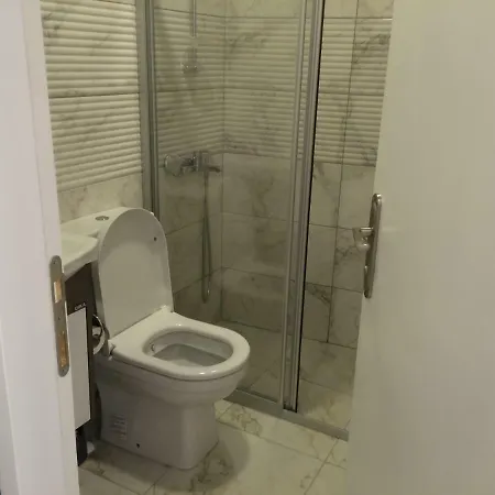 Ugur Apartahotel *